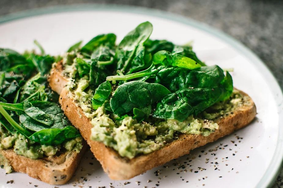 Pyszny i zdrowy zielony tost